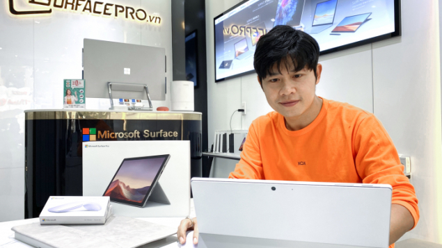 Surface Pro 7 - Lựa chọn của nhạc sĩ Nguyễn Văn Chung