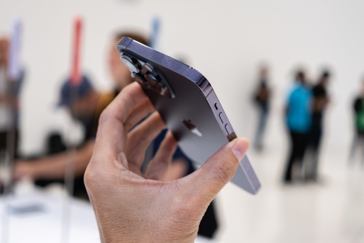 iPhone 14 Pro Max: Không tai thỏ thì có còn là iPhone?