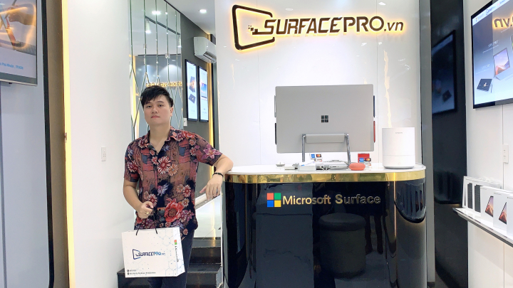 “Trợ thủ” mới của hitmaker Vương Anh Tú - Surface Pro 7